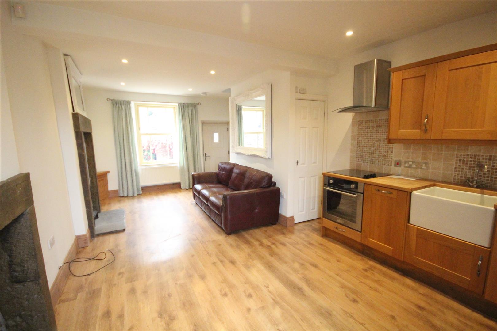 2 bedroom mid terrace house To Let in Barnoldswick - IMG_8524.jpg
